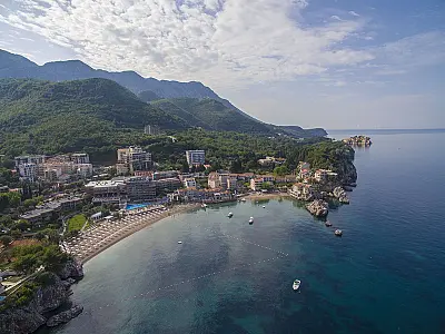 Maestral Resort & Casino