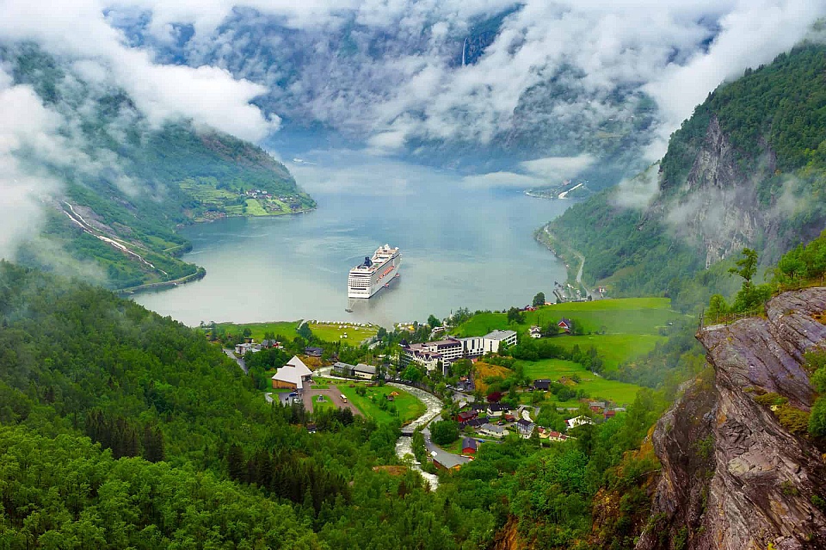Norvēģijas fjordi + (Bergena, Oslo, Gudvangen Nerej-fjords, Tvindefossen un Voringfossen ūdenskritums, Hardanger fjords)