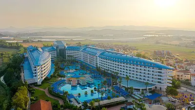 Crystal Admiral Aqua Collection (ex. Crystal Admiral Resort Suites & Spa)