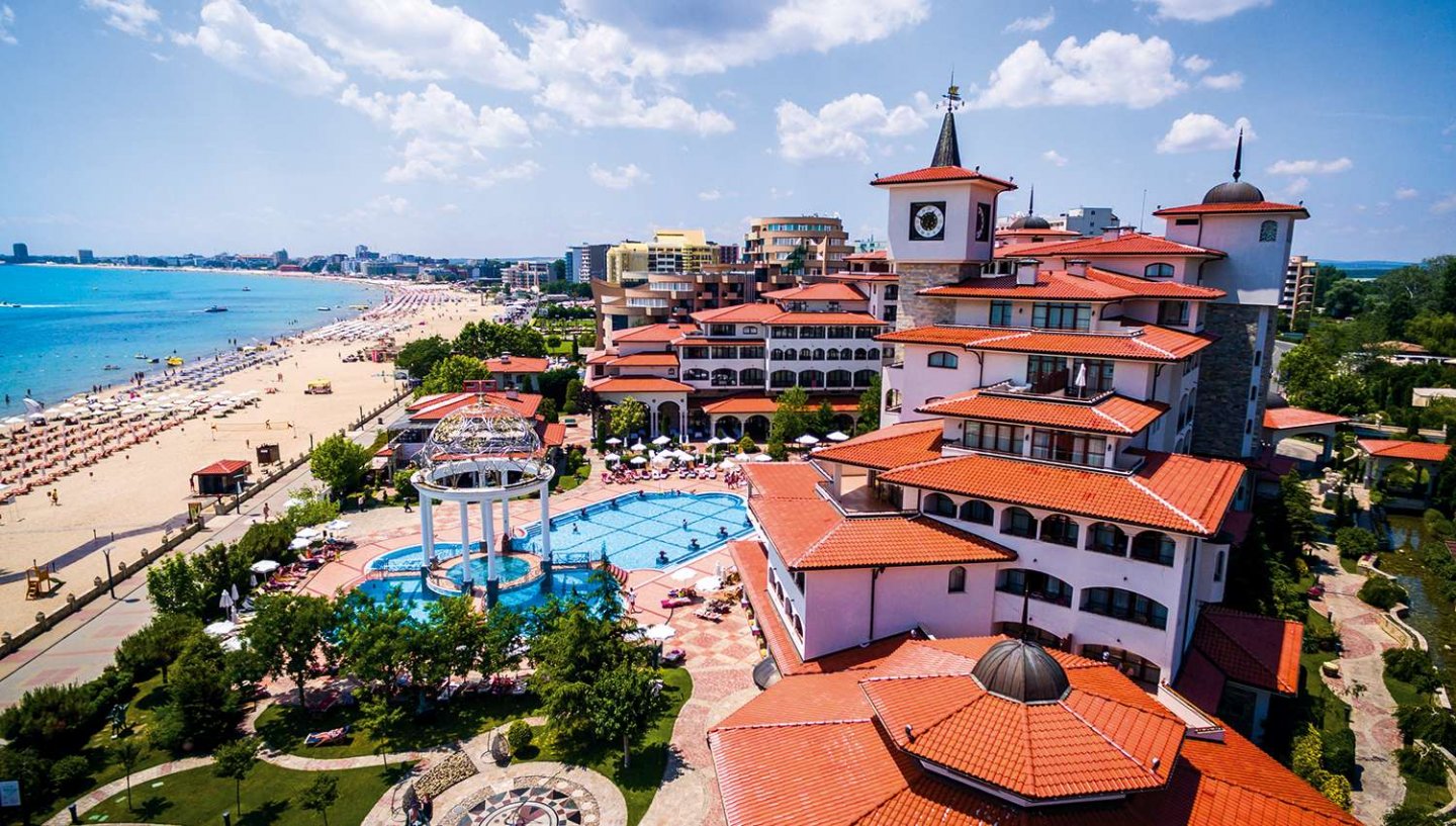 Royal Palace Helena Sands