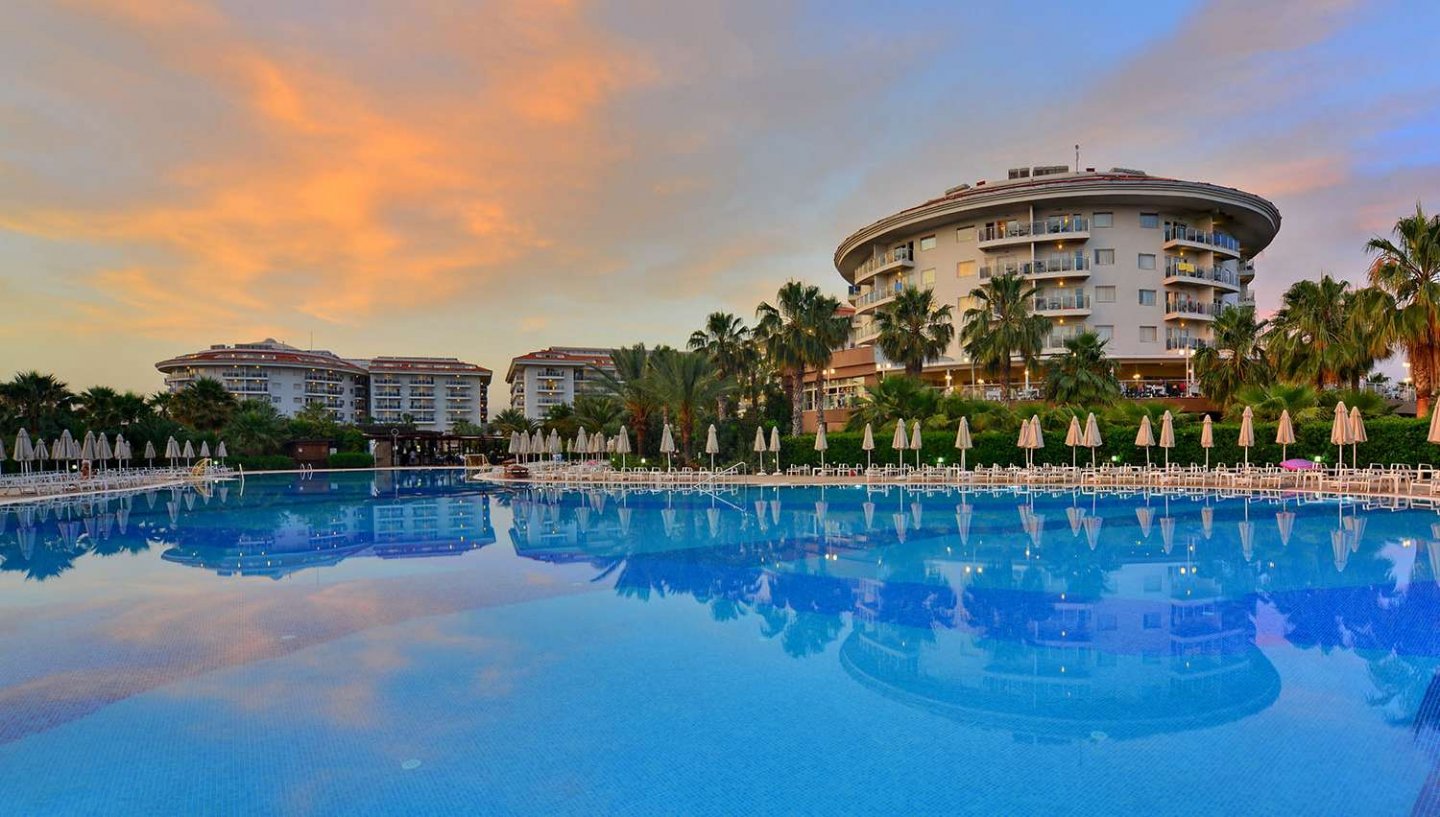 Seaden Sea World Resort & Spa