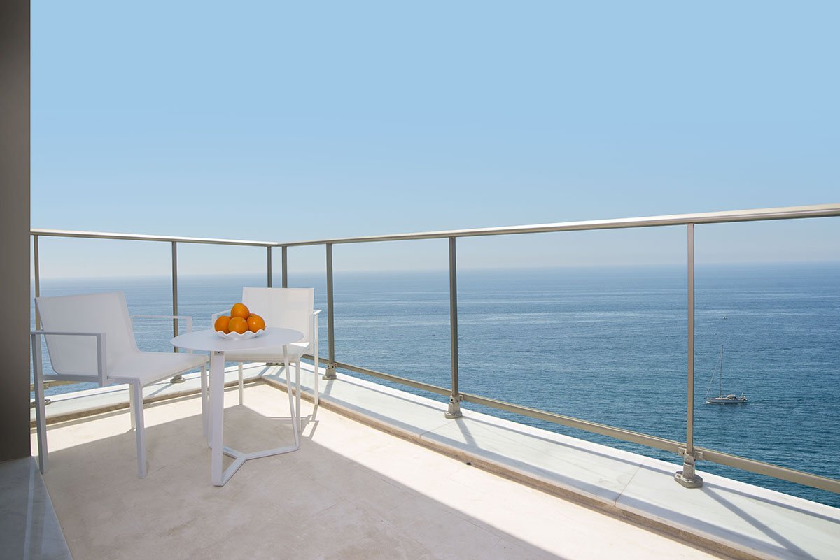 Superior Front Sea View