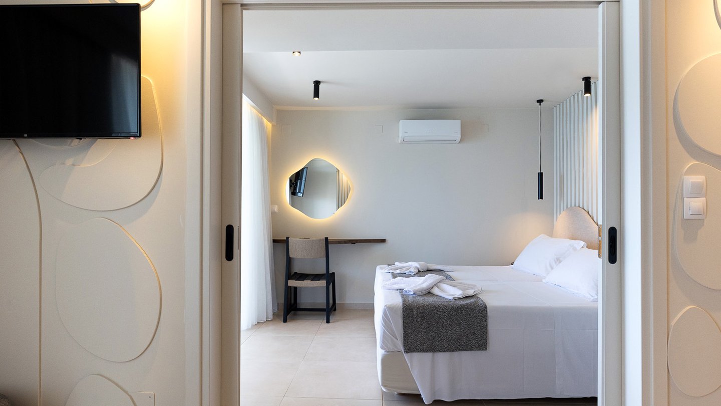 Superior 1 Bedroom Suite Sea View