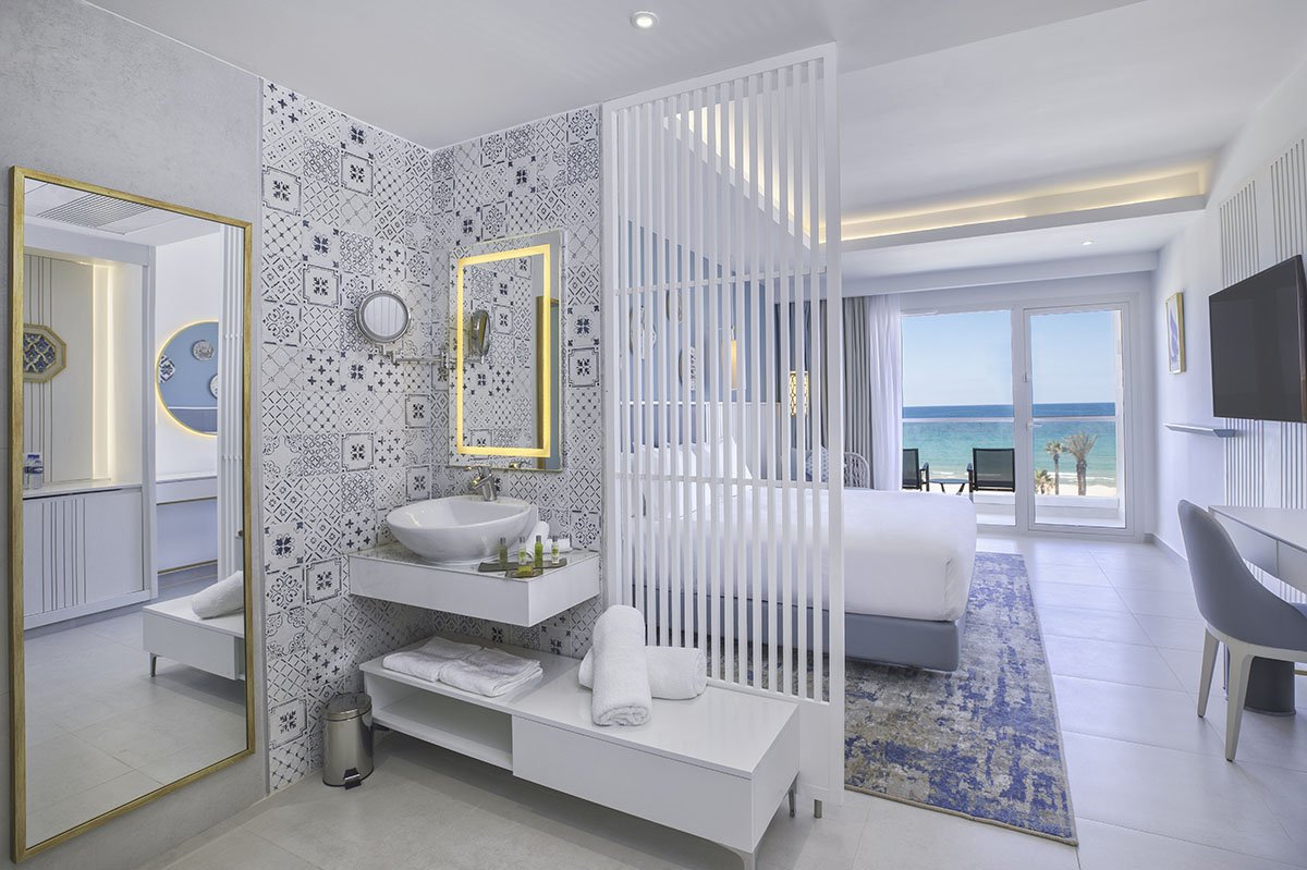 King Deluxe Room Sea Front view