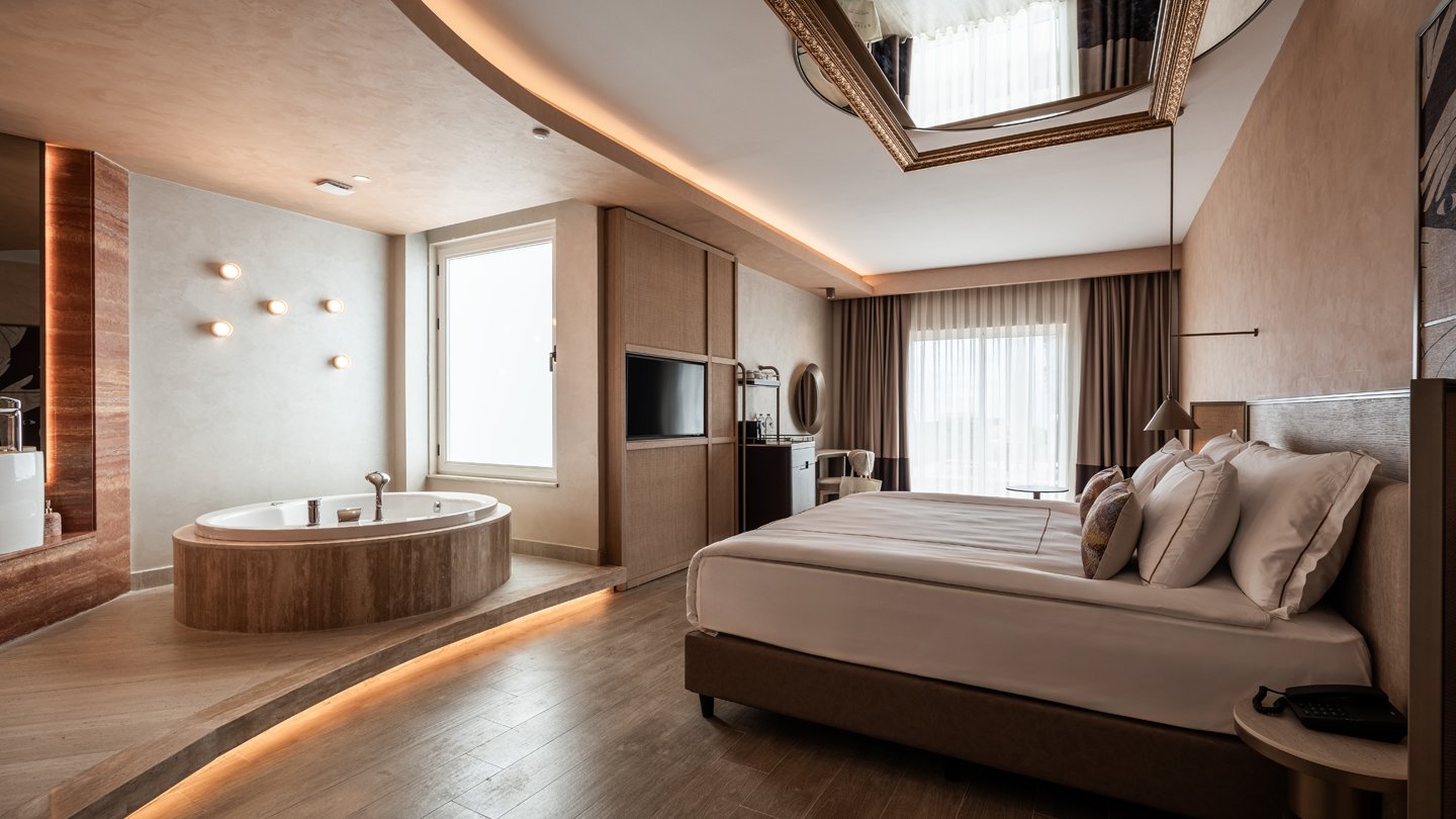 Superior Jacuzzi Garden Up Sea View