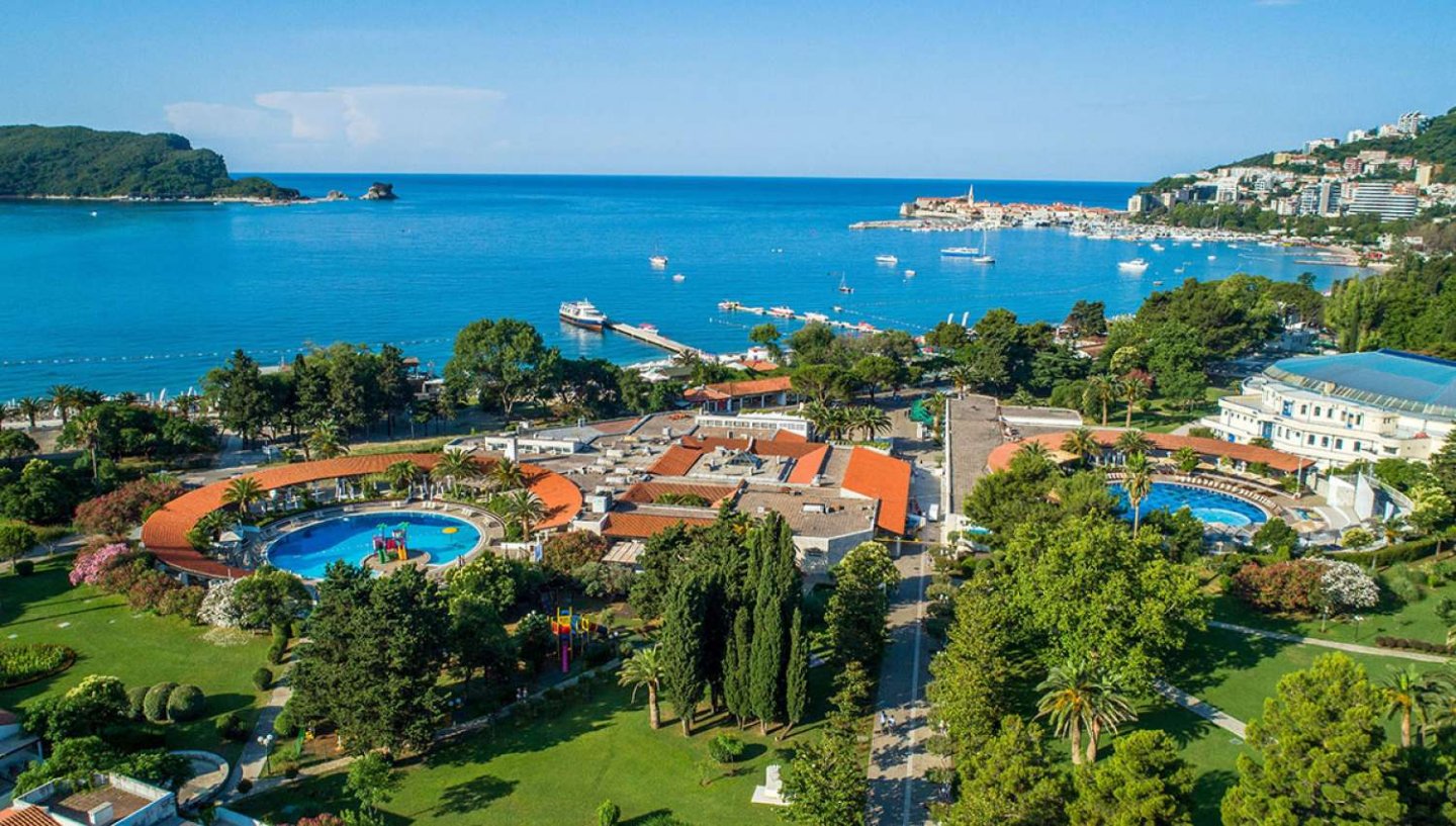Slovenska Plaza Hotel Complex 4*